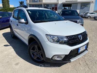 Dacia Sandero Stepway 1.5 dCi 8V 90CV Start&Stop Easy-R NEOPATENTATI UNICO PROPIETARIO Bianco usata Corato