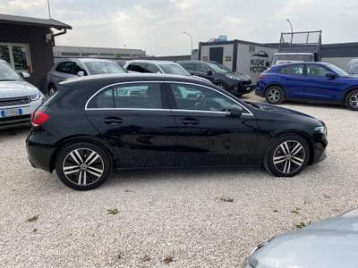 Mercedes-Benz Classe A A 180d Automatic Sport(IVA ESPOSTA)(UNICO PROPRIETARIO)(MOTORE MERCEDES)(NEOPATENTATI) Nero usata Corato
