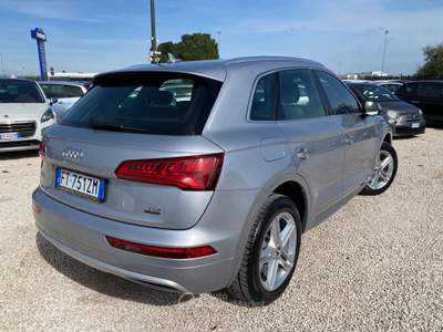 Audi Q5 190 CV quattro S tronic S line plus UNICO PROPIETARIO Argento usata Corato