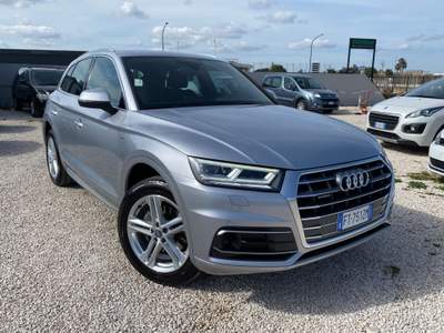 Audi Q5 190 CV quattro S tronic S line plus UNICO PROPIETARIO Argento usata Corato