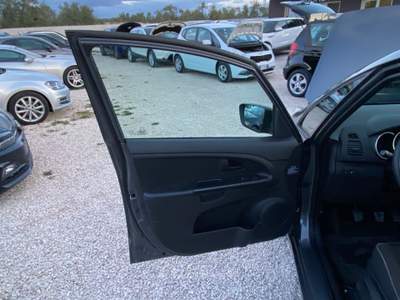 Kia Venga 90CV WGT Fullsky NEOPATENTATI UNICO PROPIETARIO Grigio usata Corato