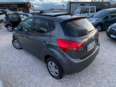Kia Venga 90CV WGT Fullsky NEOPATENTATI UNICO PROPIETARIO Grigio usata Corato
