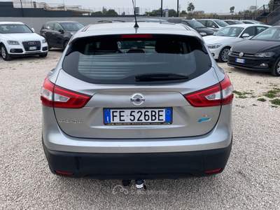 Nissan Qashqai Tekna GANCIO TRAINO,TELECAMERE 360*,NEOPATENTATI UNICO PROPIETARIO Argento usata Corato