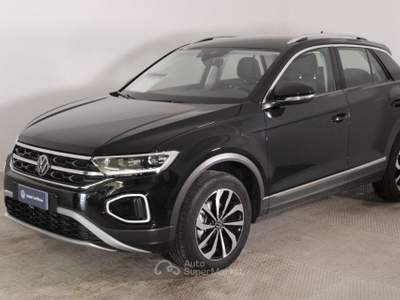 Volkswagen T-Roc 1.5 TSI ACT DSG Style Nero usata Paruzzaro