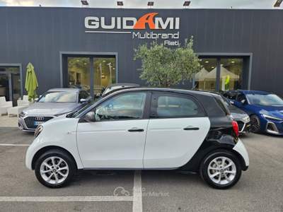 Smart ForFour forfour 70 1.0 twinamic Youngster Bianco usata Rieti