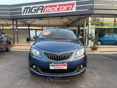 Lancia Ypsilon 1.0 FireFly 5 porte S&S Hybrid Gold Blu/Azzurro usata Giugliano in Campania