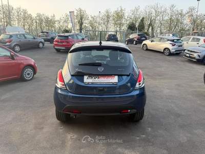 Lancia Ypsilon 1.0 FireFly 5 porte S&S Hybrid Gold Blu/Azzurro usata Giugliano in Campania