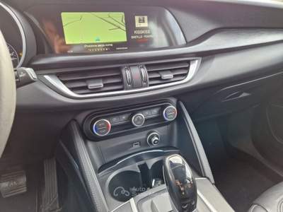Alfa Romeo Stelvio 2.2 Turbodiesel 210CV AT8 Q4 Executive Nero usata Monopoli