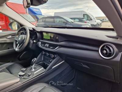 Alfa Romeo Stelvio 2.2 Turbodiesel 210CV AT8 Q4 Executive Nero usata Monopoli
