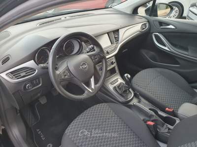 Opel Astra Sports Tourer Business Nero usata Monopoli
