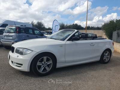 BMW Serie 1 120d 120d 177CV Cabrio Futura Bianco usata Monopoli
