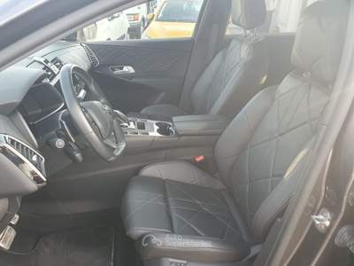 DS Automobiles DS 7 Ds DS 7 Crossback 1.5 BHDi 130cv EAT8 Grand Chic Rivoli Grigio usata Monopoli