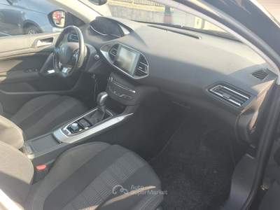 Peugeot 308 SW 1.6 BHDi 120cv EAT6 Allure Nero usata Monopoli