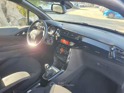 DS Automobiles DS 3 Ds DS3 1.2 82cv So Chic Cabrio *OK NEOPATENTATI* Nero usata Monopoli