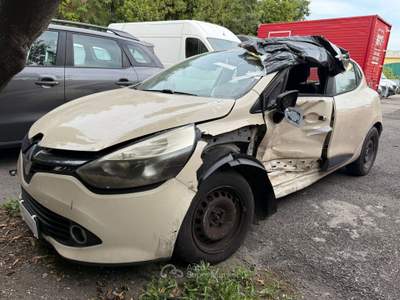 Renault Clio Renault Clio 1.5 Dci Incidentata Beige usata Pompei