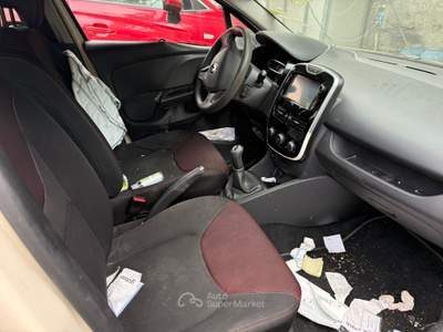 Renault Clio Renault Clio 1.5 Dci Incidentata Beige usata Pompei