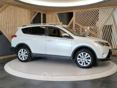 Toyota RAV4 2.2 d-cat Style 4wd 150cv auto usata Lamezia Terme