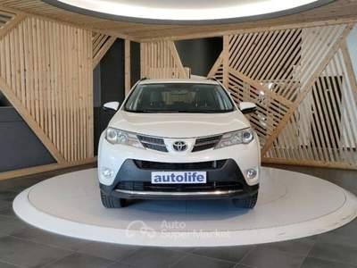 Toyota RAV4 2.2 d-cat Style 4wd 150cv auto usata Lamezia Terme