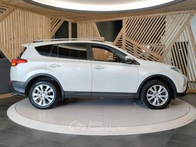 Toyota RAV4 2.2 d-cat Style 4wd 150cv auto usata Lamezia Terme