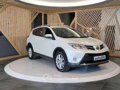 Toyota RAV4 2.2 d-cat Style 4wd 150cv auto usata Lamezia Terme