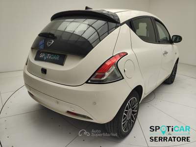 Lancia Ypsilon III 2021 1.0 firefly hybrid Platino s&s 70cv Bianco usata Erba