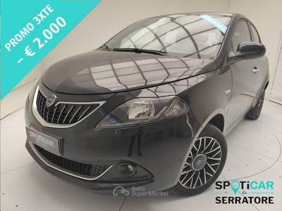 Lancia Ypsilon III 2021 1.0 firefly hybrid Platino s&s 70cv Grigio usata Erba