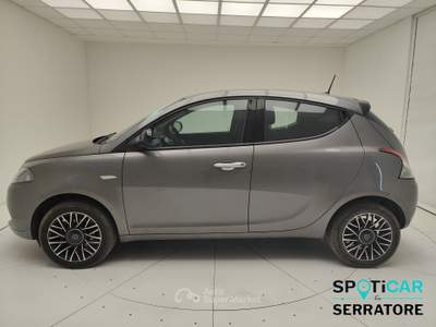 Lancia Ypsilon III 2021 1.0 firefly hybrid Platino s&s 70cv Grigio usata Erba