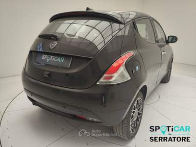 Lancia Ypsilon III 2021 1.0 firefly hybrid Platino s&s 70cv Nero usata Erba