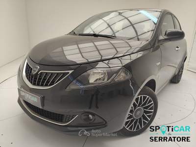 Lancia Ypsilon III 2021 1.0 firefly hybrid Platino s&s 70cv Nero usata Erba