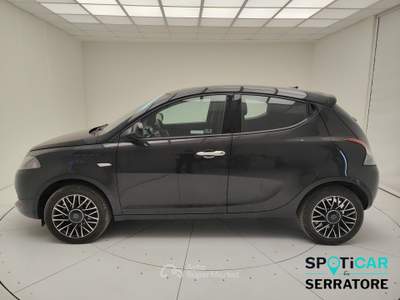 Lancia Ypsilon III 2021 1.0 firefly hybrid Platino s&s 70cv Nero usata Erba