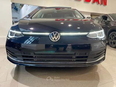 Volkswagen Golf 1.5 eTSI 150 CV EVO ACT DSG Style Nero usata Melegnano