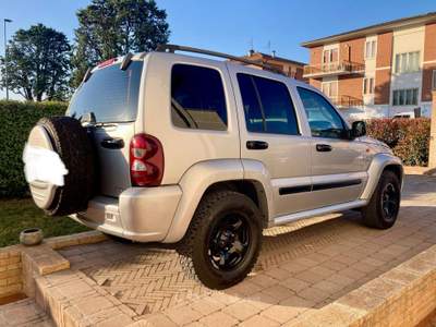 Jeep Cherokee Jeep Cherokee 2.8 CRD Limited AUTOCARRO #5699 Argento usata Bastia Umbra