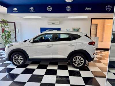 Hyundai Tucson 1.7 crdi Comfort 2wd 115cv Bianco usata Paola