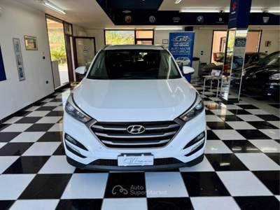 Hyundai Tucson 1.7 crdi Comfort 2wd 115cv Bianco usata Paola