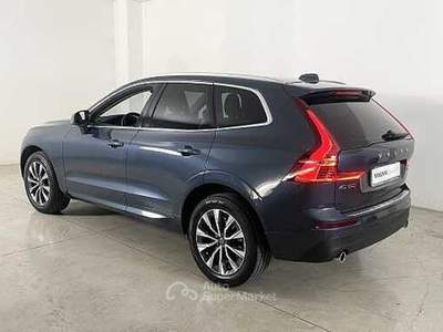 Volvo XC60 Momentum Pro, B4 AWD mild hybrid (D) automatico Blu/Azzurro usata Altavilla Vicentina