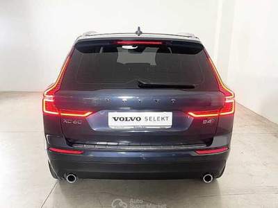 Volvo XC60 Momentum Pro, B4 AWD mild hybrid (D) automatico Blu/Azzurro usata Altavilla Vicentina