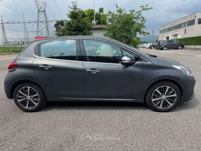 Peugeot 208 208 5p 1.6 bluehdi Active 75cv NEOPATENTATI Grigio usata TRAVAGLIATO