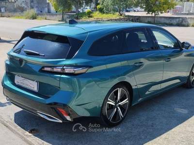 Peugeot 308 308 BlueHDi 130 EAT6 S&S SW Allure Verde usata Saviano