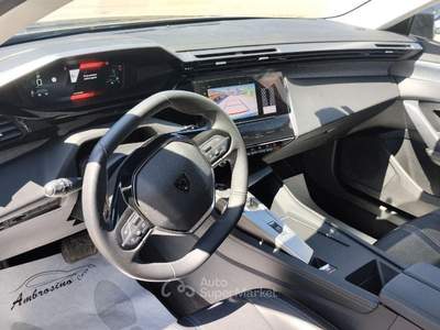 Peugeot 308 308 BlueHDi 130 EAT6 S&S SW Allure Verde usata Saviano