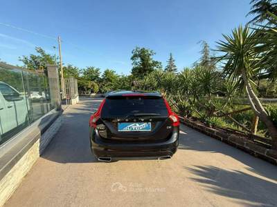 Volvo V60  D2 Geartronic Volvo Ocean Race Nero usata Campagna