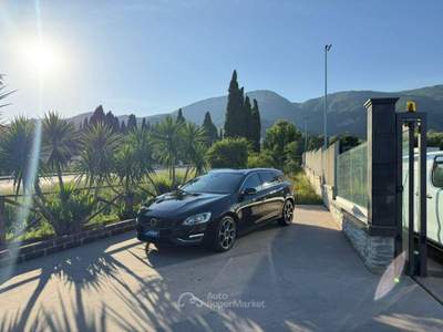 Volvo V60  D2 Geartronic Volvo Ocean Race Nero usata Campagna