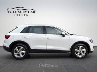 Audi Q3 2.0 150cv  Business Advanced s-tronic TUA A 527 MENSILE Bianco usata Sant'Egidio del Monte Albino