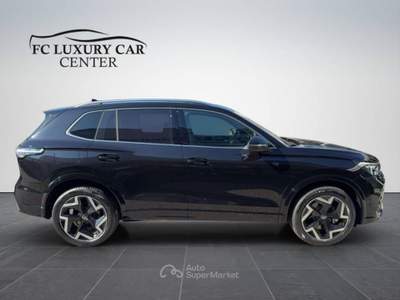 Volkswagen Tiguan 2.0 tdi R-Line 150cv TUA A 734 MENSILE Nero usata Sant'Egidio del Monte Albino