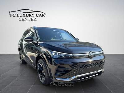 Volkswagen Tiguan 2.0 tdi R-Line 150cv TUA A 734 MENSILE Nero usata Sant'Egidio del Monte Albino