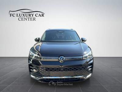 Volkswagen Tiguan 2.0 tdi R-Line 150cv TUA A 734 MENSILE Nero usata Sant'Egidio del Monte Albino