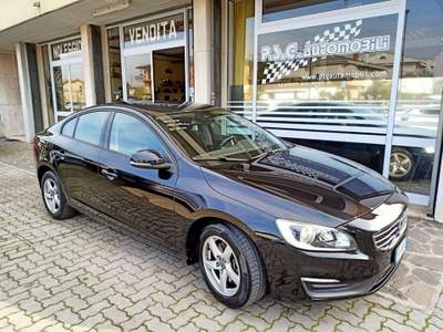 Volvo S60 D2 Powershift Kinetic Nero usata Quarto d'Altino