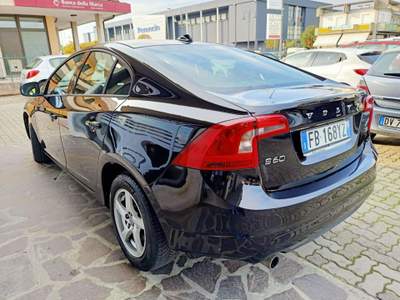 Volvo S60 D2 Powershift Kinetic Nero usata Quarto d'Altino