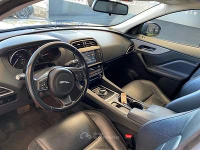 Jaguar F-Pace F-Pace 2.0 D 180 CV AWD aut. Blu/Azzurro usata Pordenone