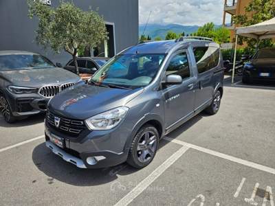Dacia Dokker Dokker 1.5 dCi 90CV Lauréate N1 N1,GANCIO TRAINO Grigio usata Rieti