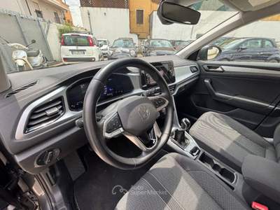 Volkswagen T-Roc Volkswagen T-roc 1.0 tsi Life 110cv Grigio usata Olbia